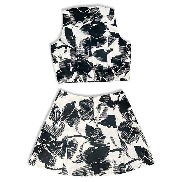 Lucy Paris Black White Flowers Floral Brocade Crop Top Mini Skirt Set size M - Picture 8 of 9